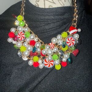 NWT BETSEY JOHNSON Christmas Candy Faux Pearl Gold Tone Statement Bib Necklace